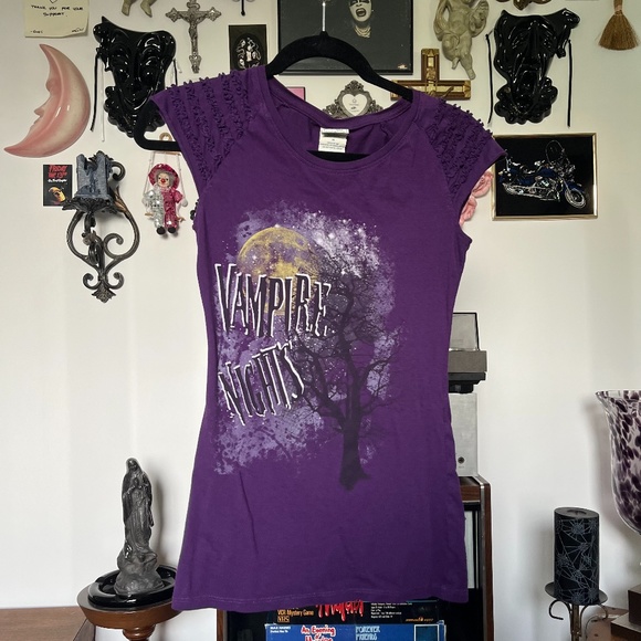 Y2K Spooky Vampire Nights Graphic Tee Vintage - Picture 1 of 5